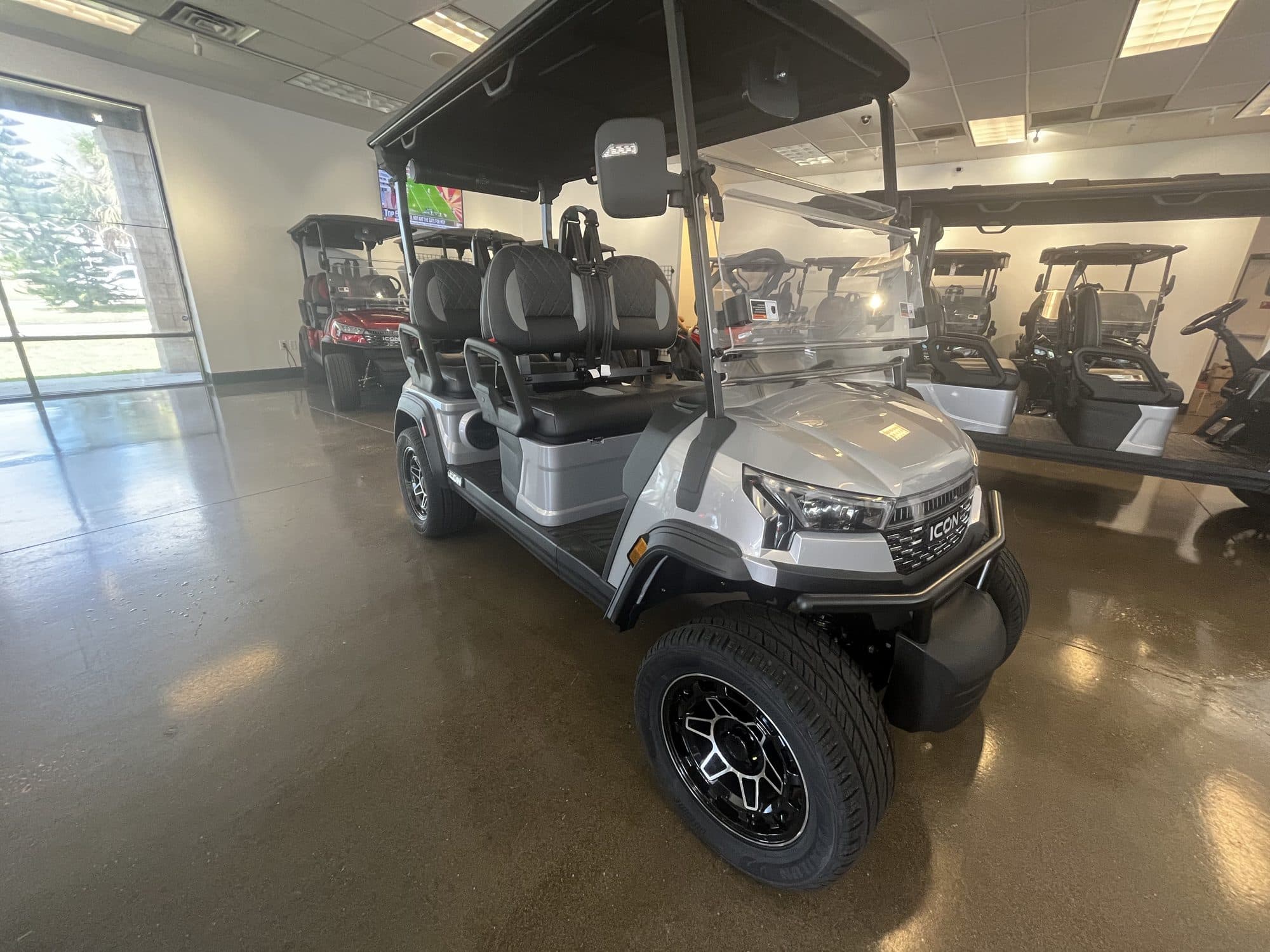 2026 ICON i40FX golf cart in Silver, photo 1 of 9 (stock IGC-1008)