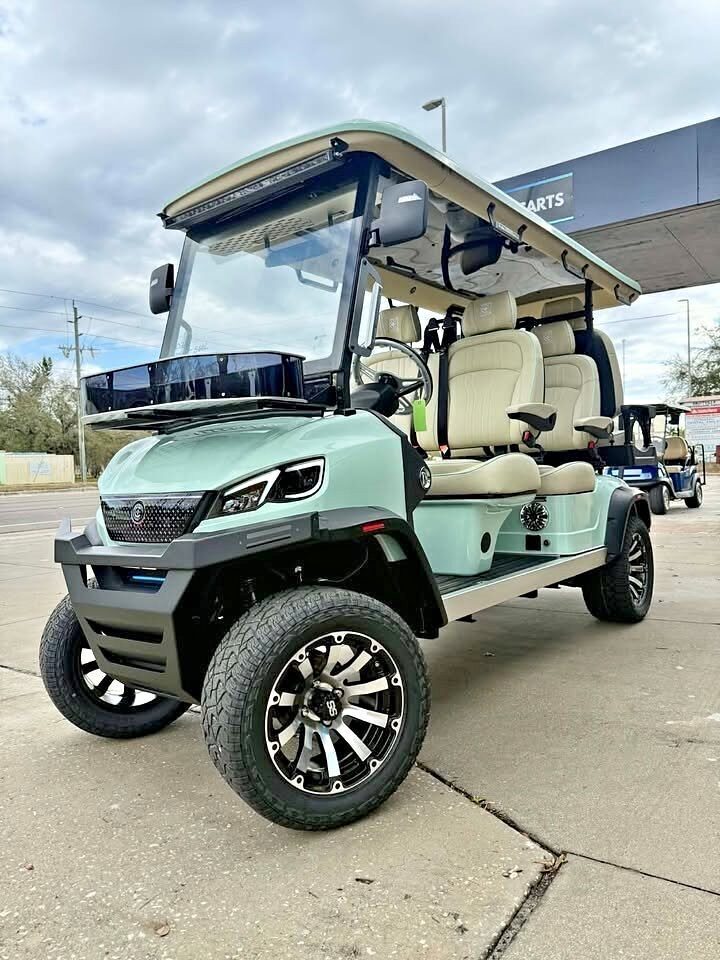 Conquest S60L six-seat premium LSV golf cart