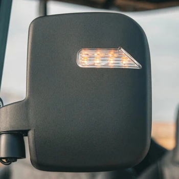 LED turn signal on side mirror – street-legal lighting on Epic E40 in Florida